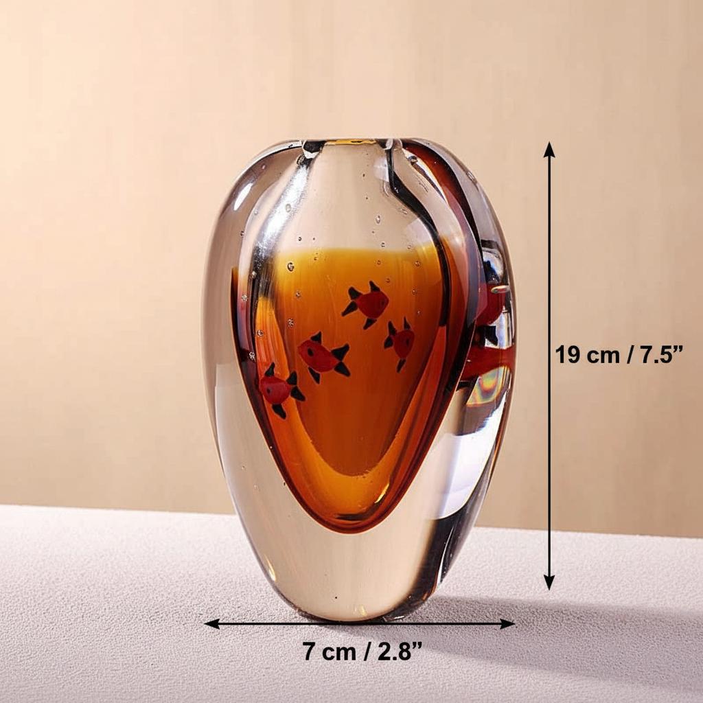 Dimension diagram showing height and width of the vase