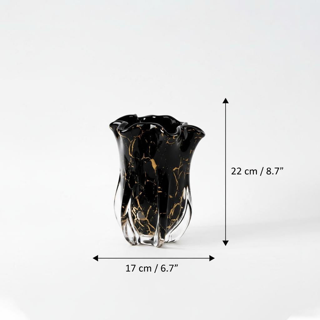 Medium vase dimensions 22cm height