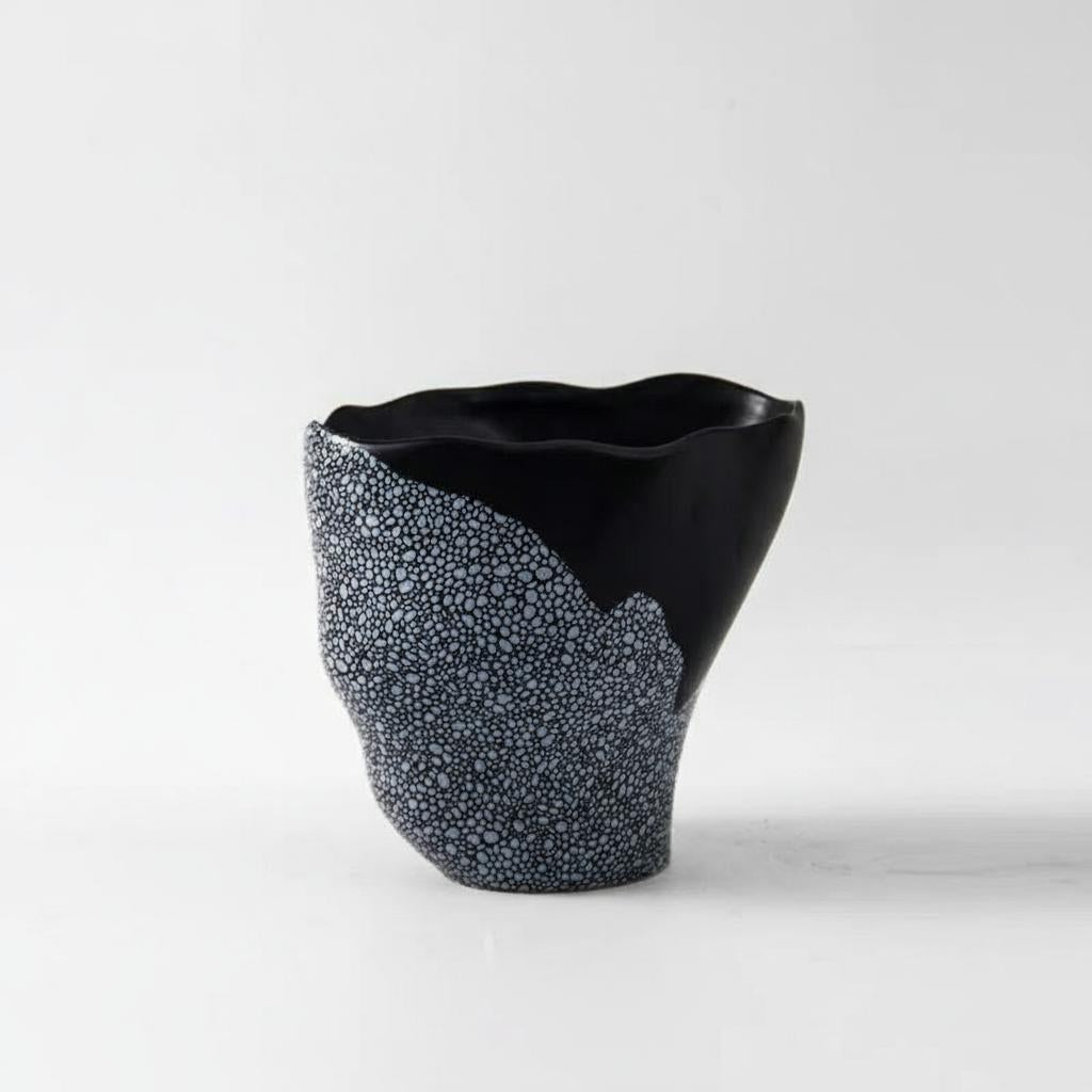 Medium ceramic vase dimensions diagram