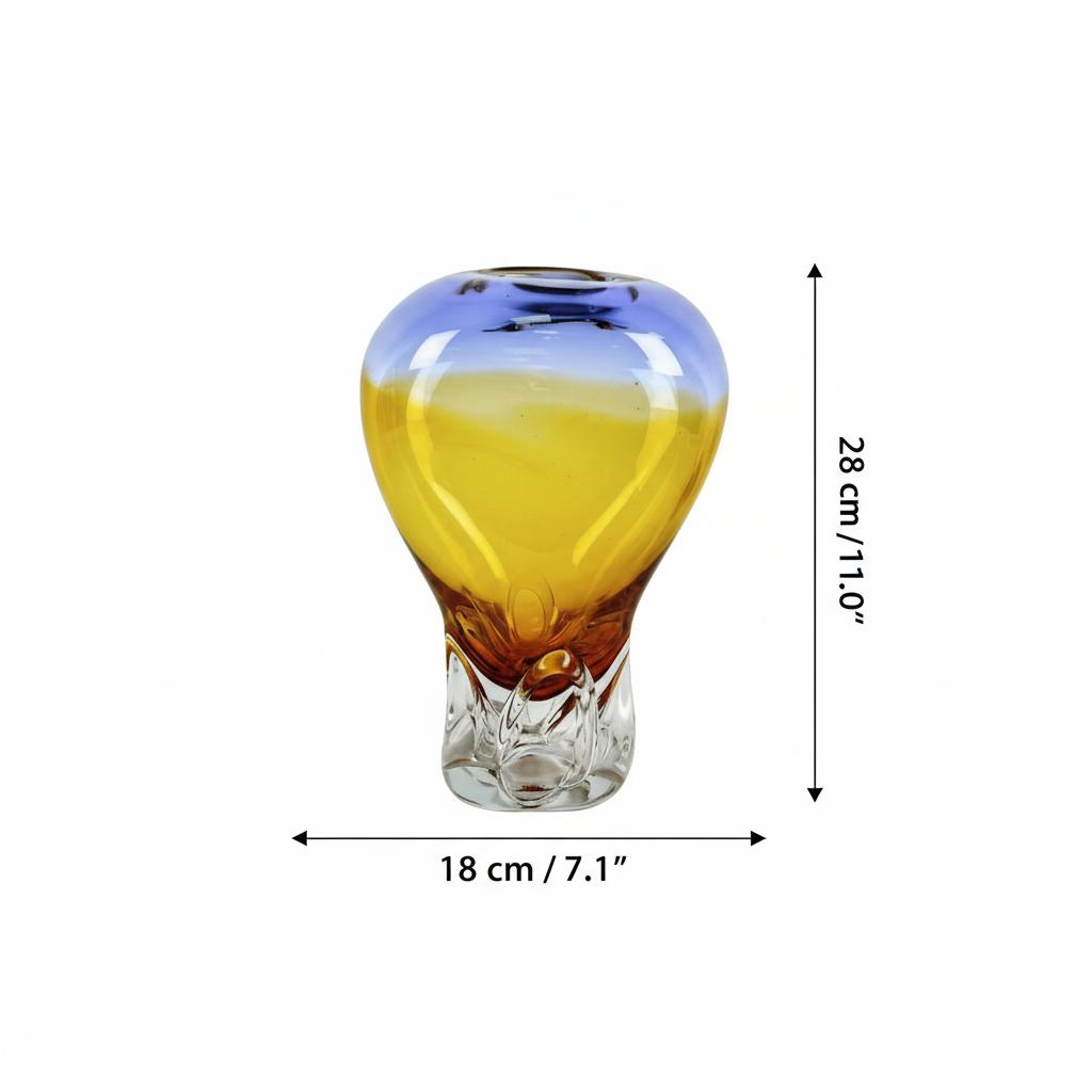 Medium glass vase with dimensions 18 cm width by 28 cm height