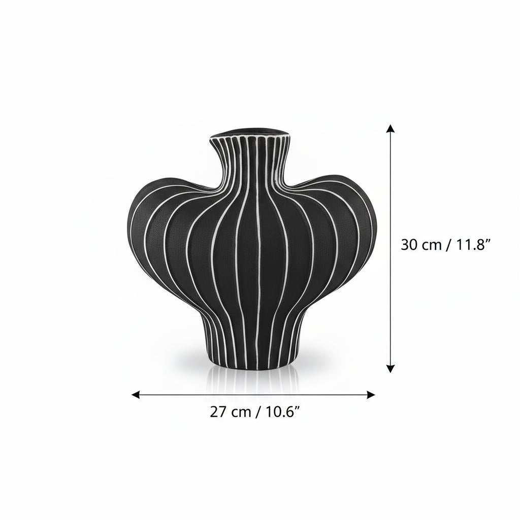 Dimensions of white ceramic vase showing 27cm width and 30cm height