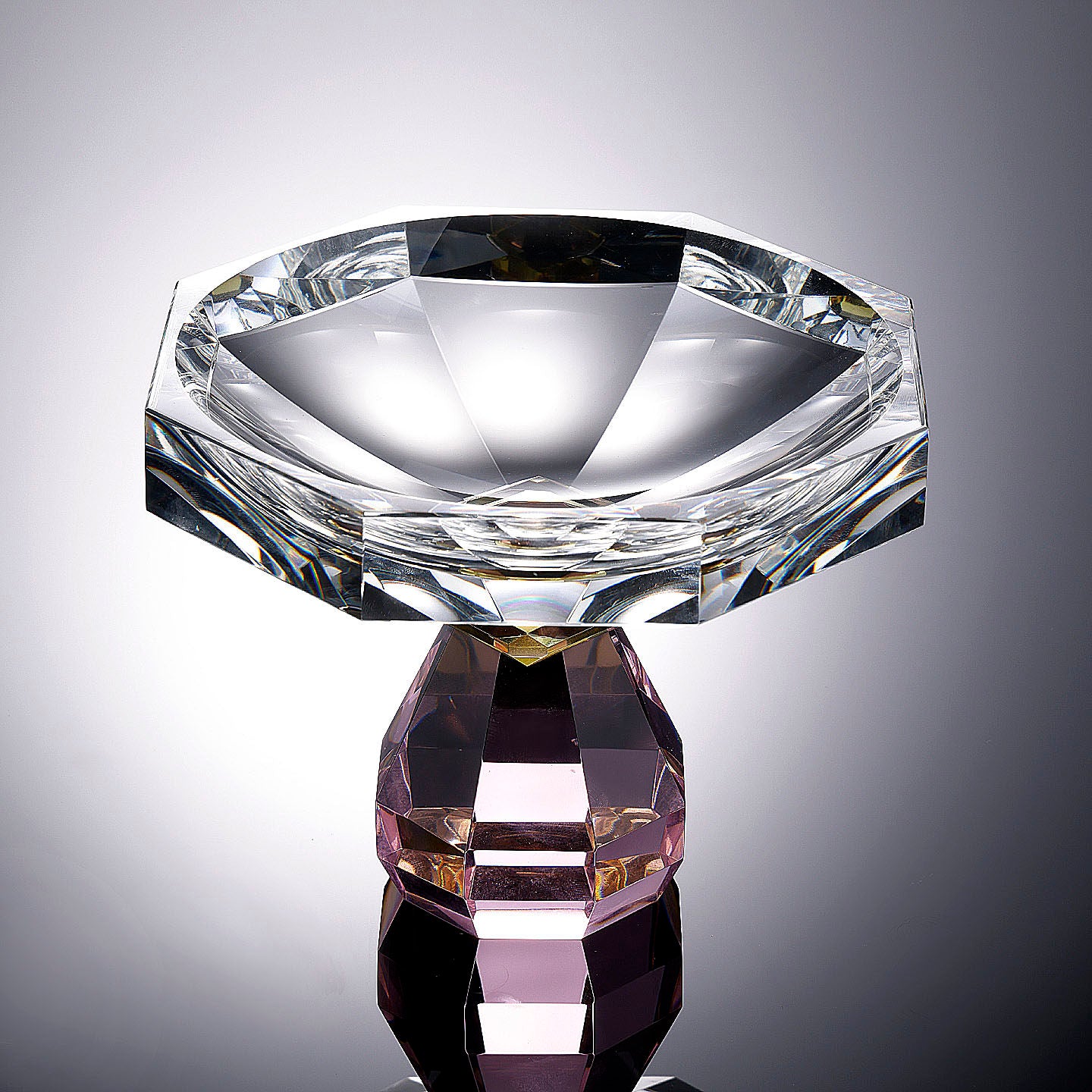 Side view with gold collar detail