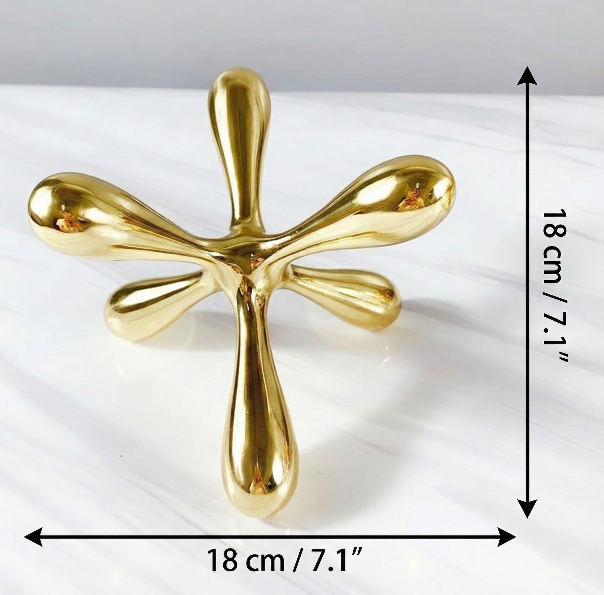 Dimension guide for large copper jack sculpture showing 18 cm width