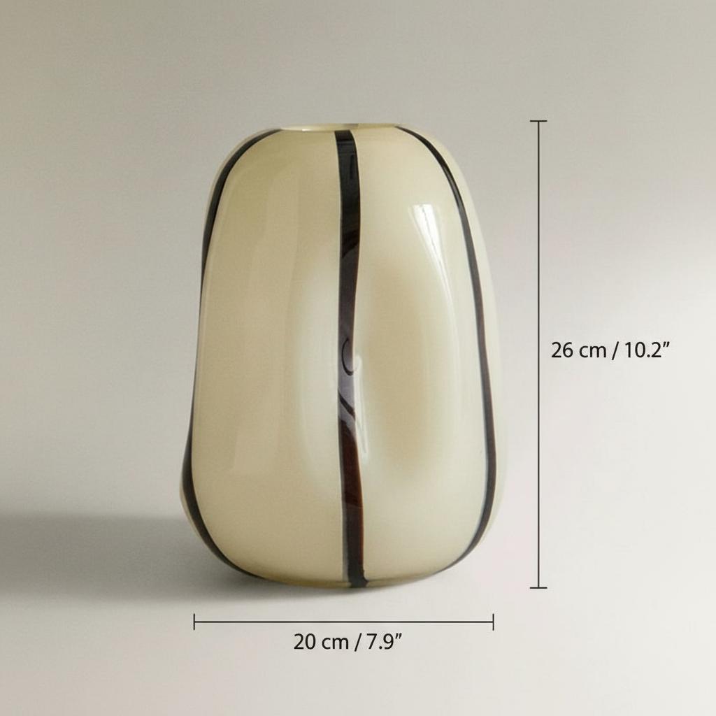 Dimensions diagram of the organic glass vase