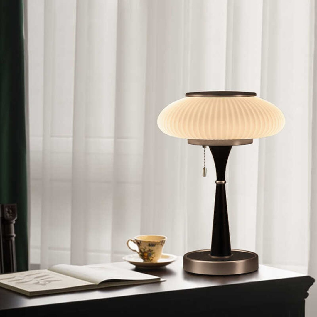 Illuminated mushroom table lamp with pull chain switch