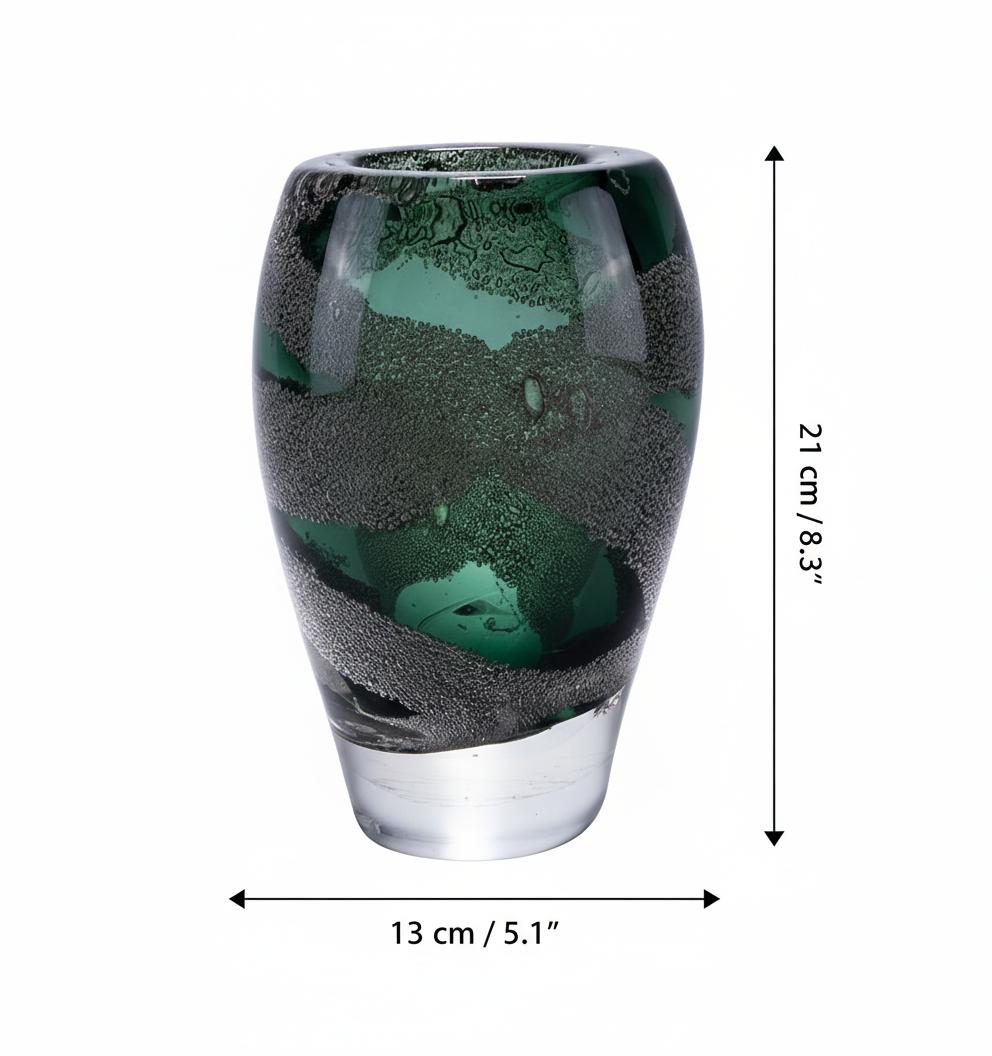 Large green vase with dimensions 21 cm height