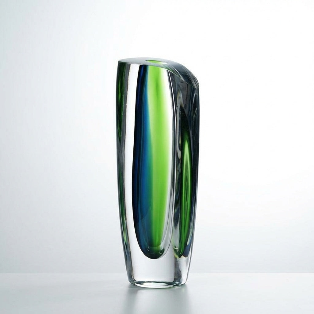 Detail of slanted rim and glass thickness