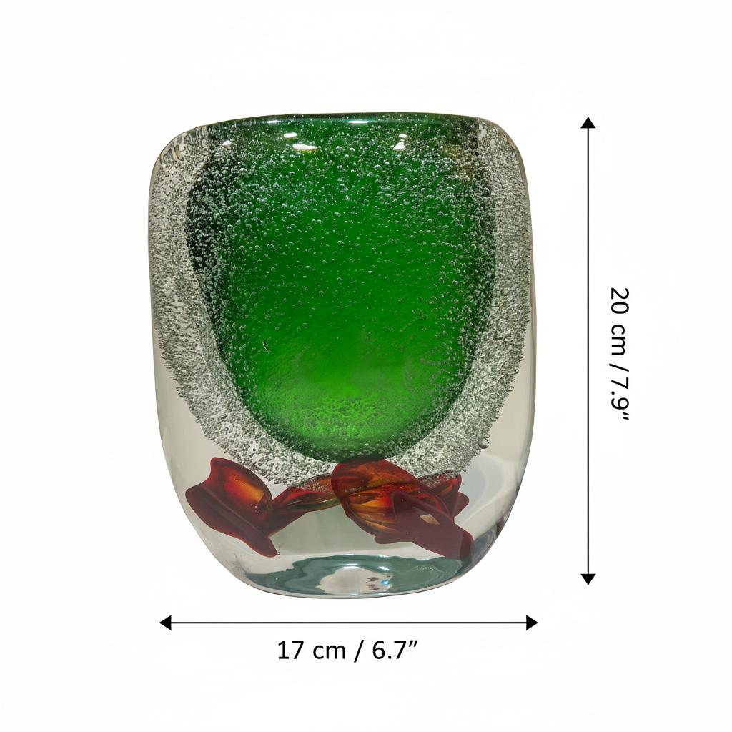 Dimensions diagram of medium green glass vase