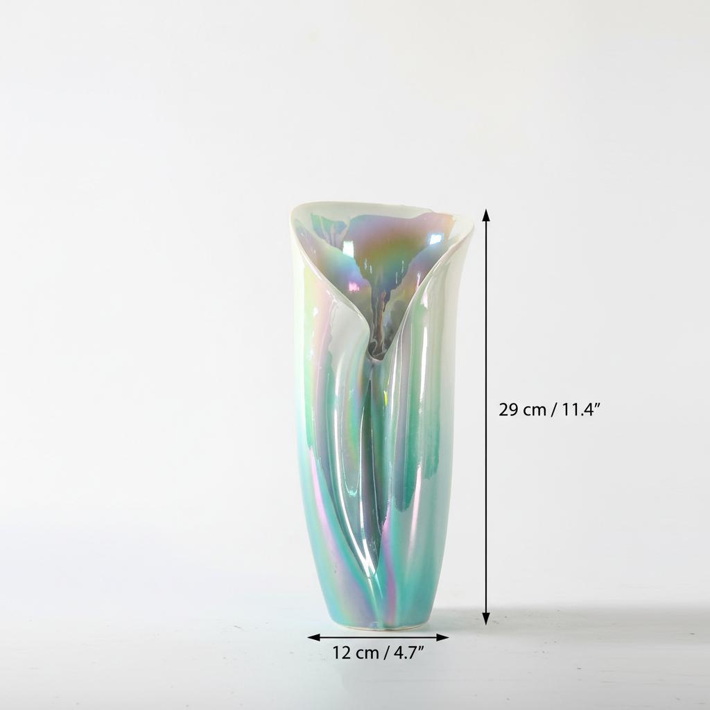 Medium vase dimensions 29cm height