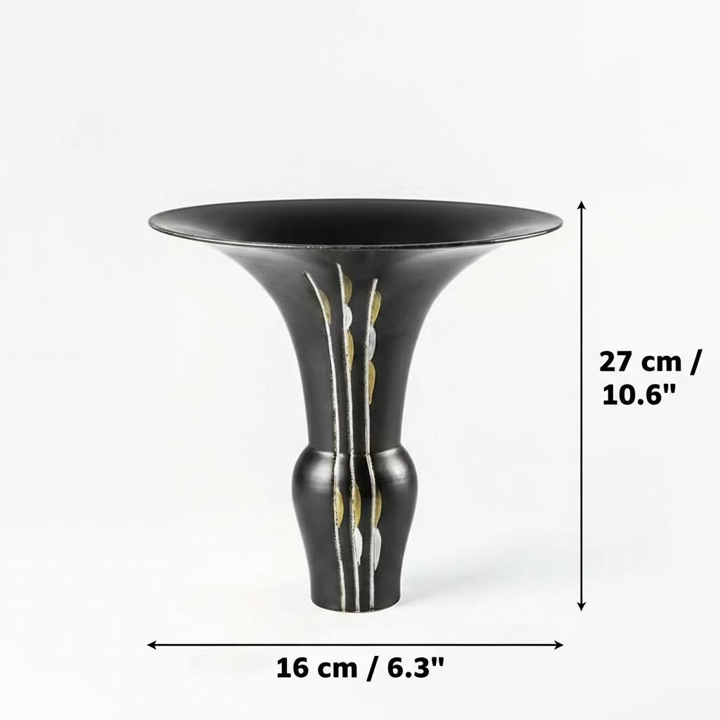 Dimensions of black trumpet vase showing 27cm height