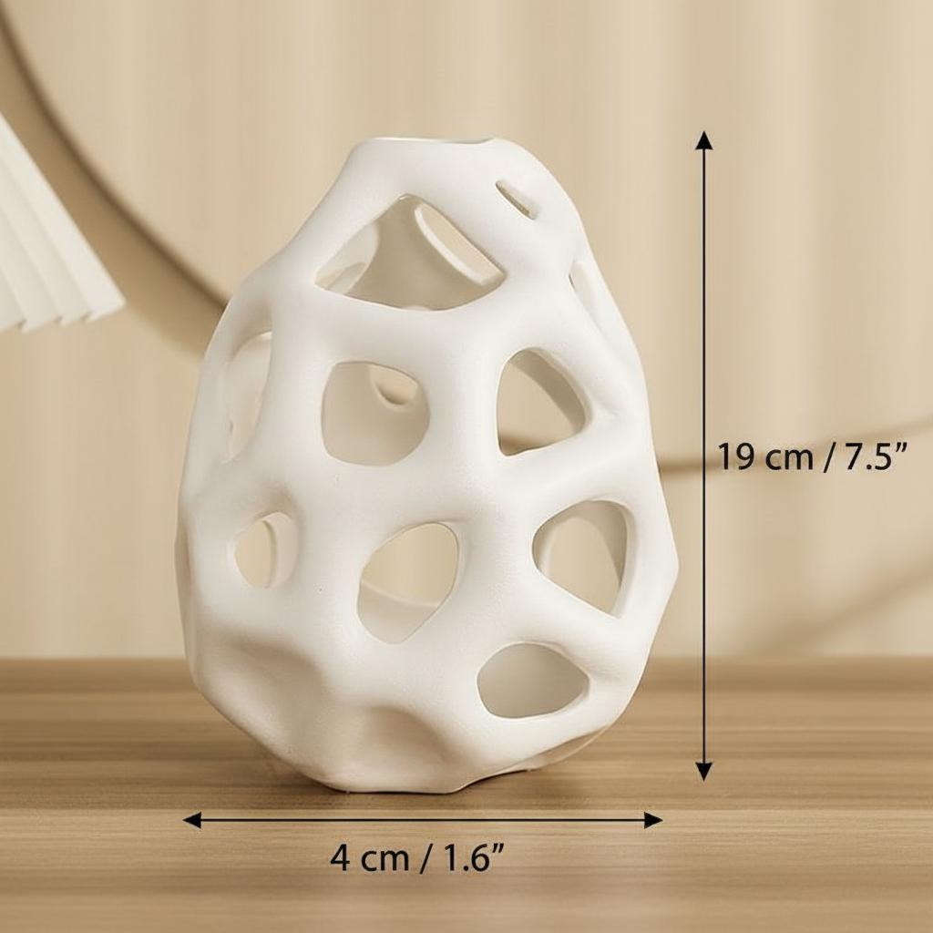Dimensions diagram of white ceramic abstract vase