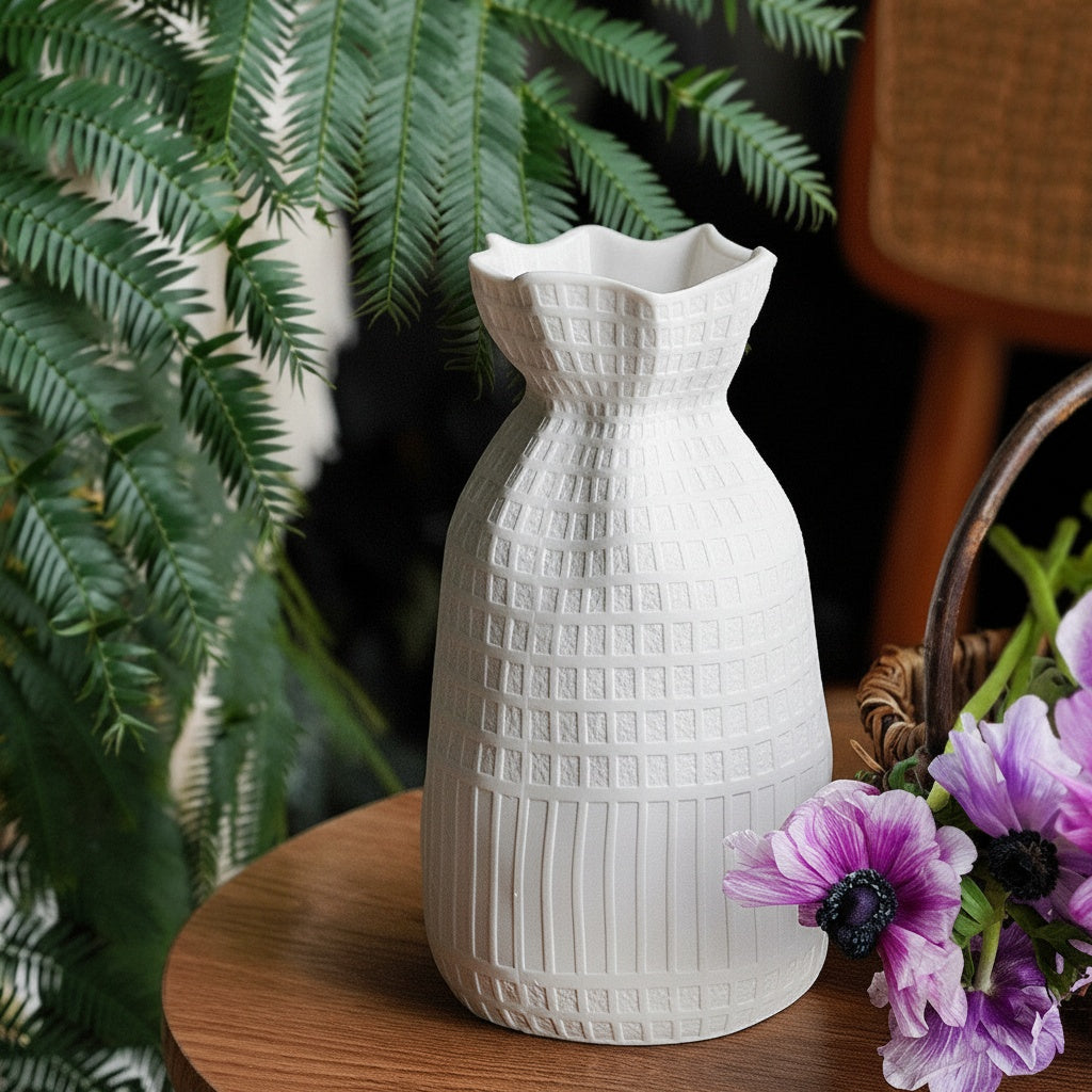 Matte Ceramic Grid Pattern Vase