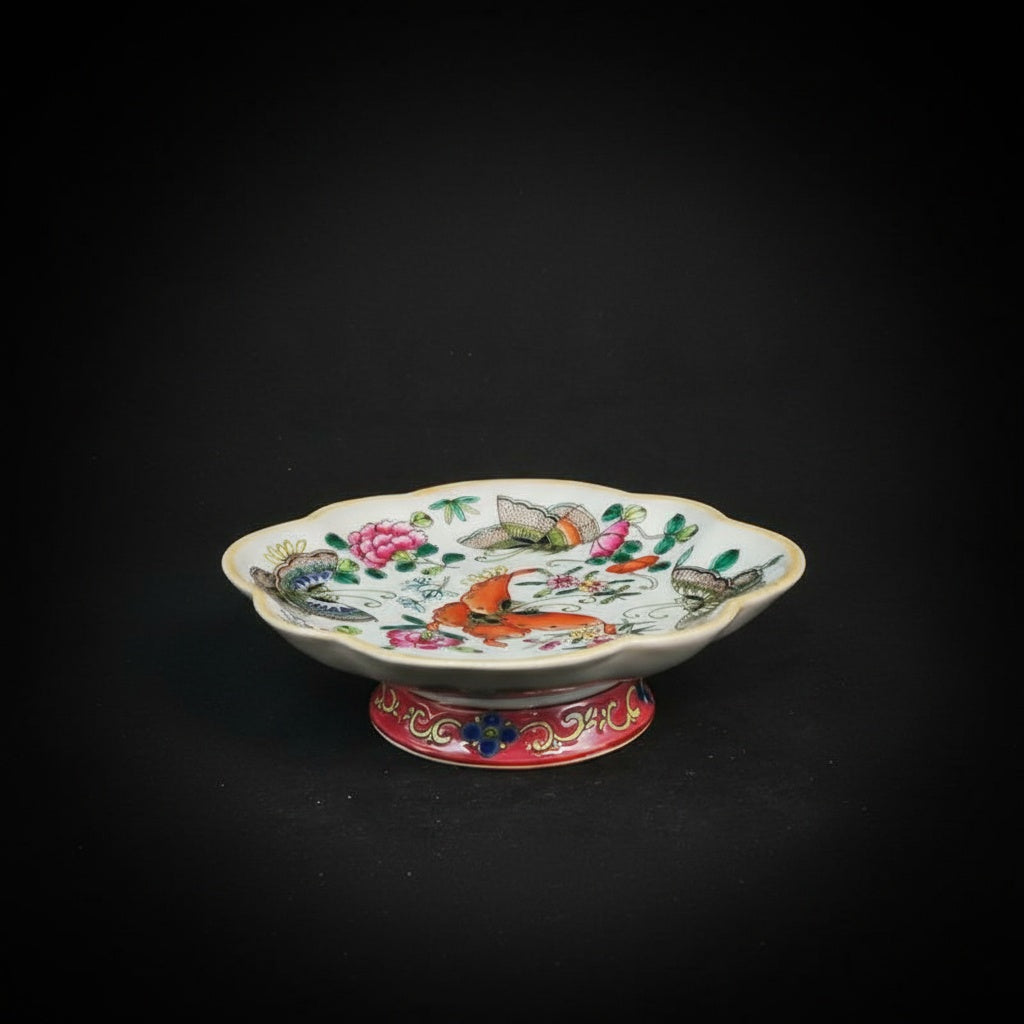 Base Detail of Painted Porcelain Scalloped Footed Dish