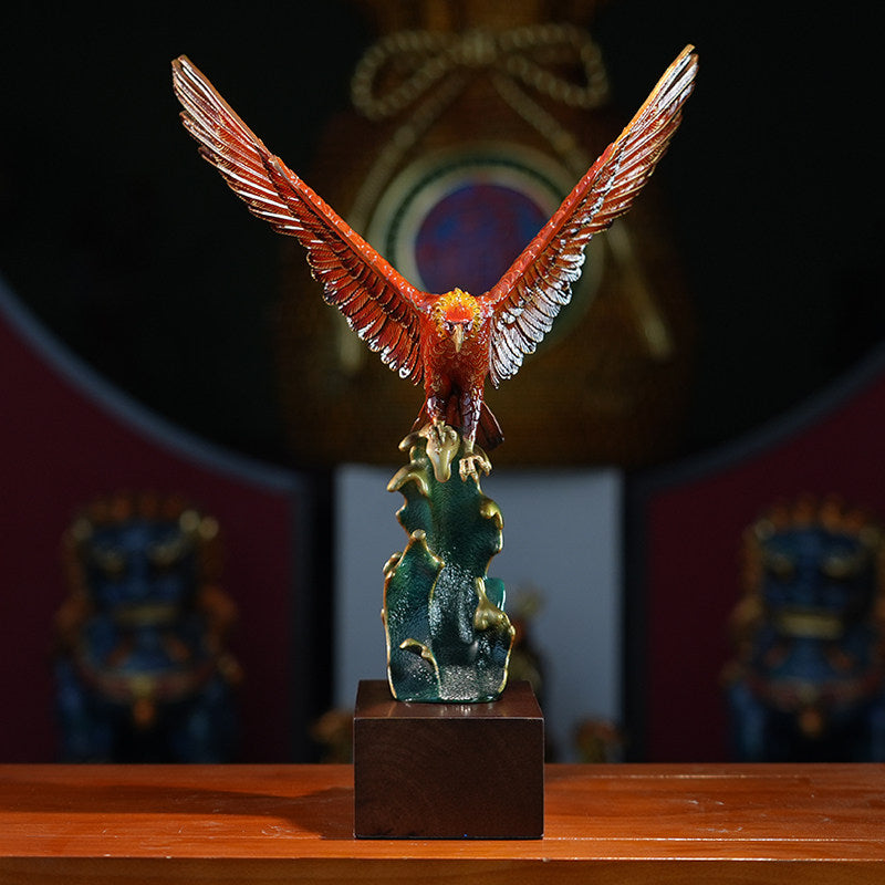 Front view of majestic eagle statue