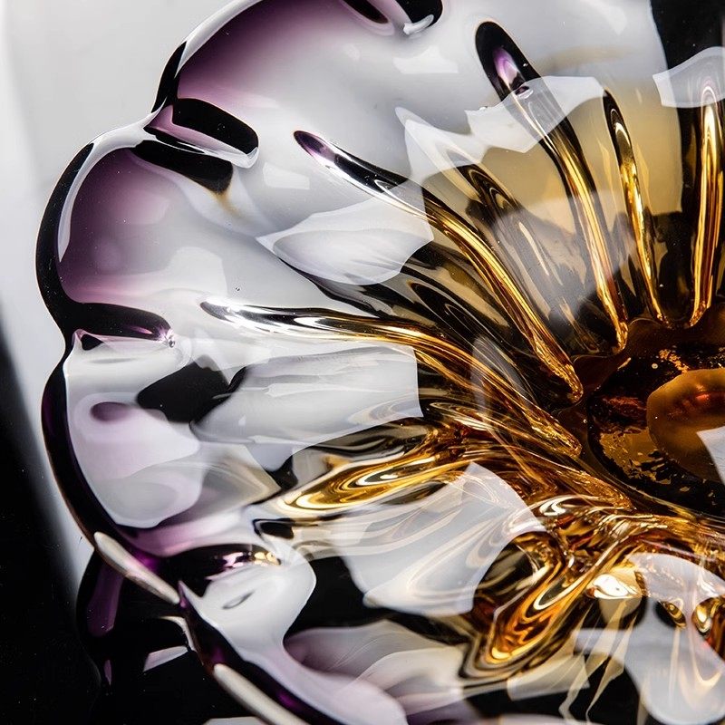 Close up of purple and amber crystal rim detail