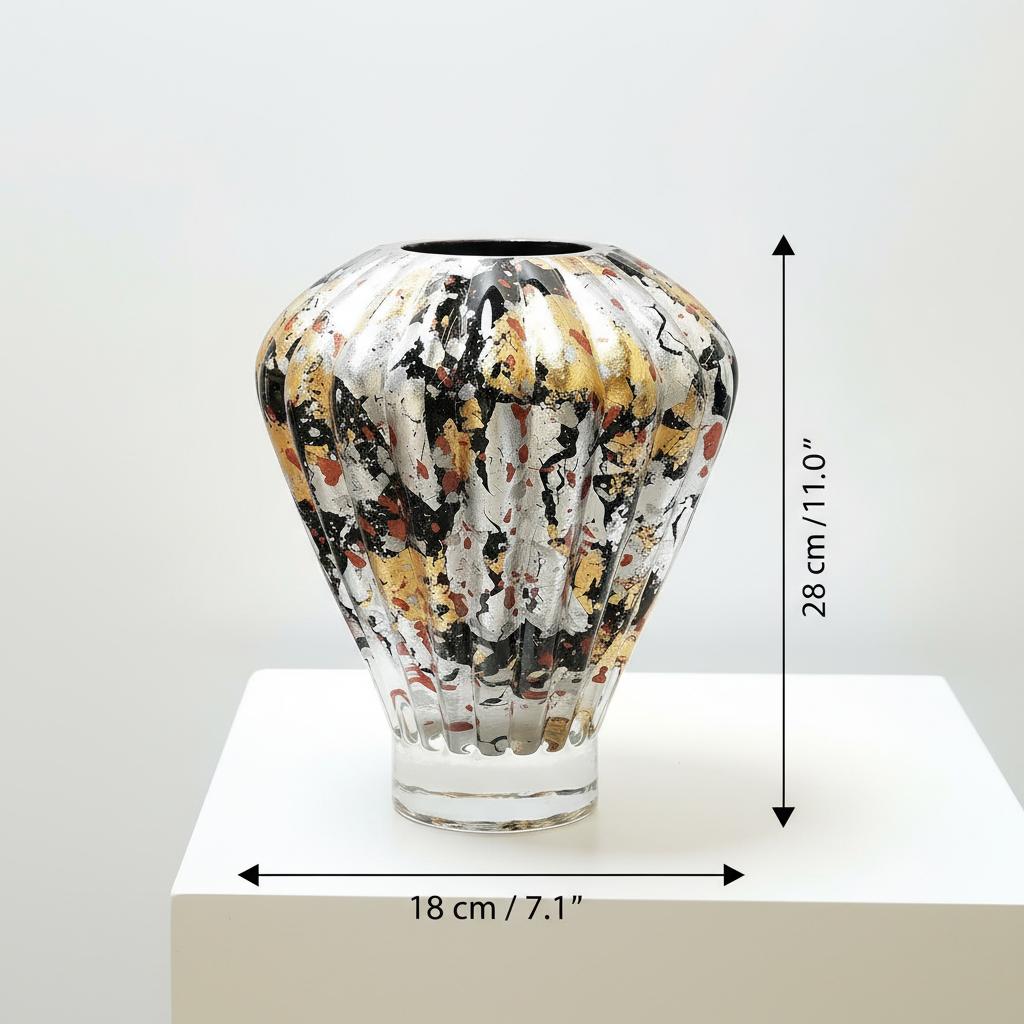 Large vase dimensions showing 28cm height