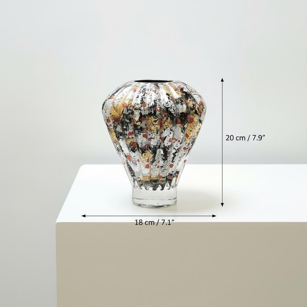 Medium vase dimensions showing 20cm height