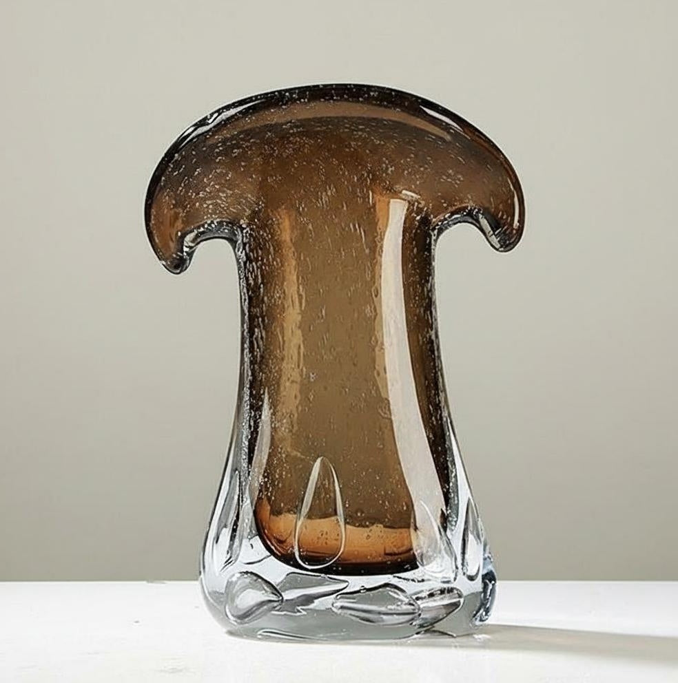 Dimensions diagram of the large glass vase