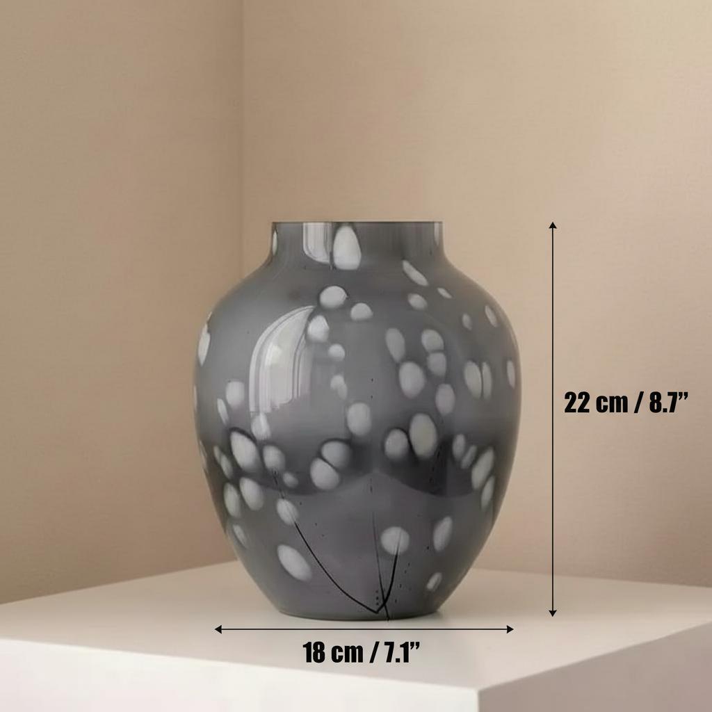 Black glass vase size specifications