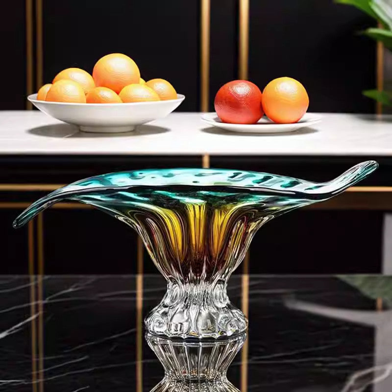 Side profile of wavy rim art glass centerpiece