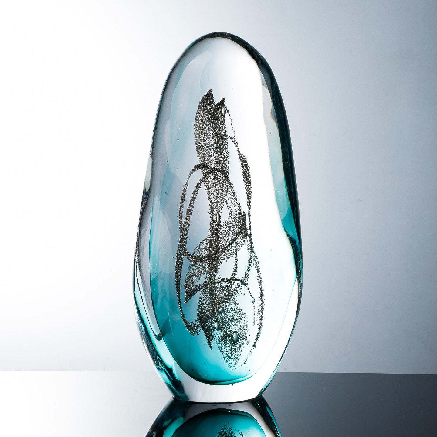 Side profile of the heavy glass sculpture