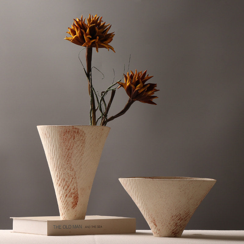 Textured ceramic vase and bowl set with rust accents