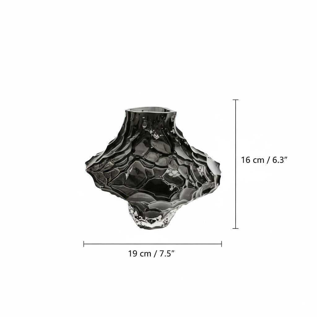 Dimensions diagram of medium glass vase