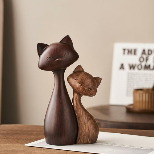 Cat couple figurine with wood-look finish for shelf and tabletop decor